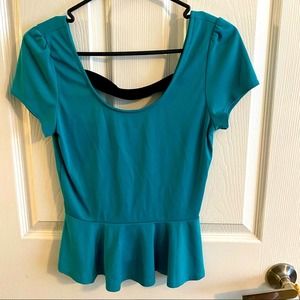 A’gaci Open Back Peplum Top Approx Size Small